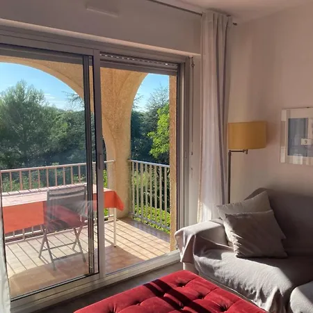 Charmant F2 Sur Les Golfs Apartment